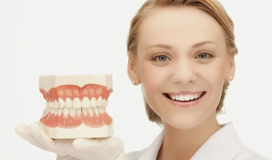 Акриловые зубные протезы