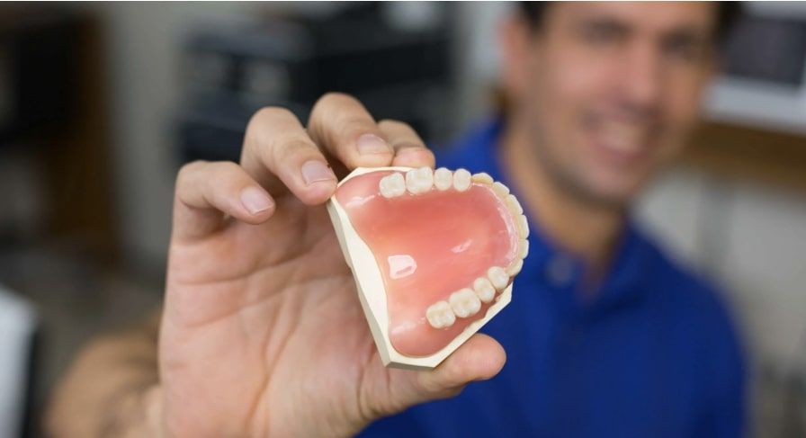 Бюгельный зубной протез