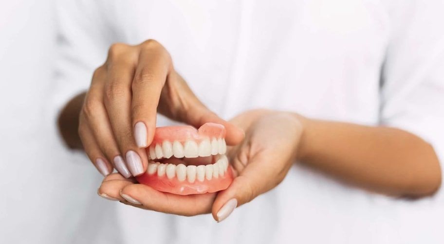 Бюгельный зубной протез