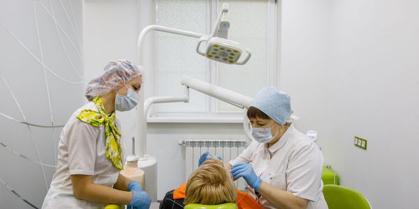 Стоматология в Минске, цены на услуги лечения зубов