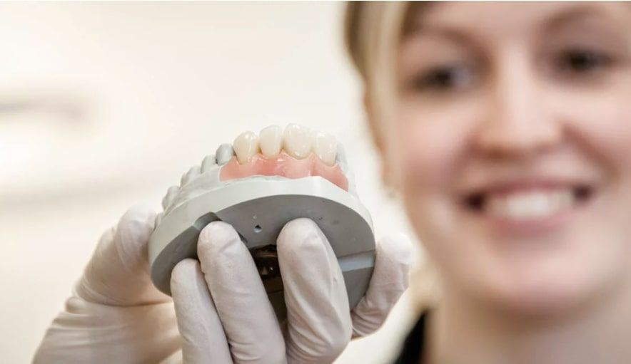 Нейлоновые зубные протезы