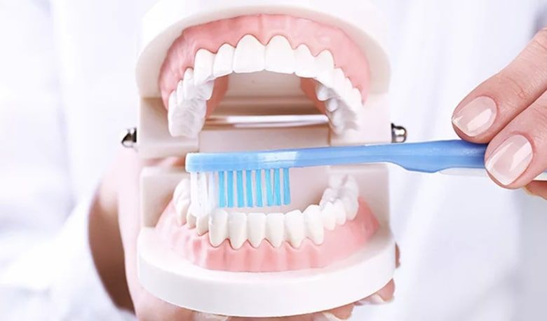 Профессиональная чистка зубов